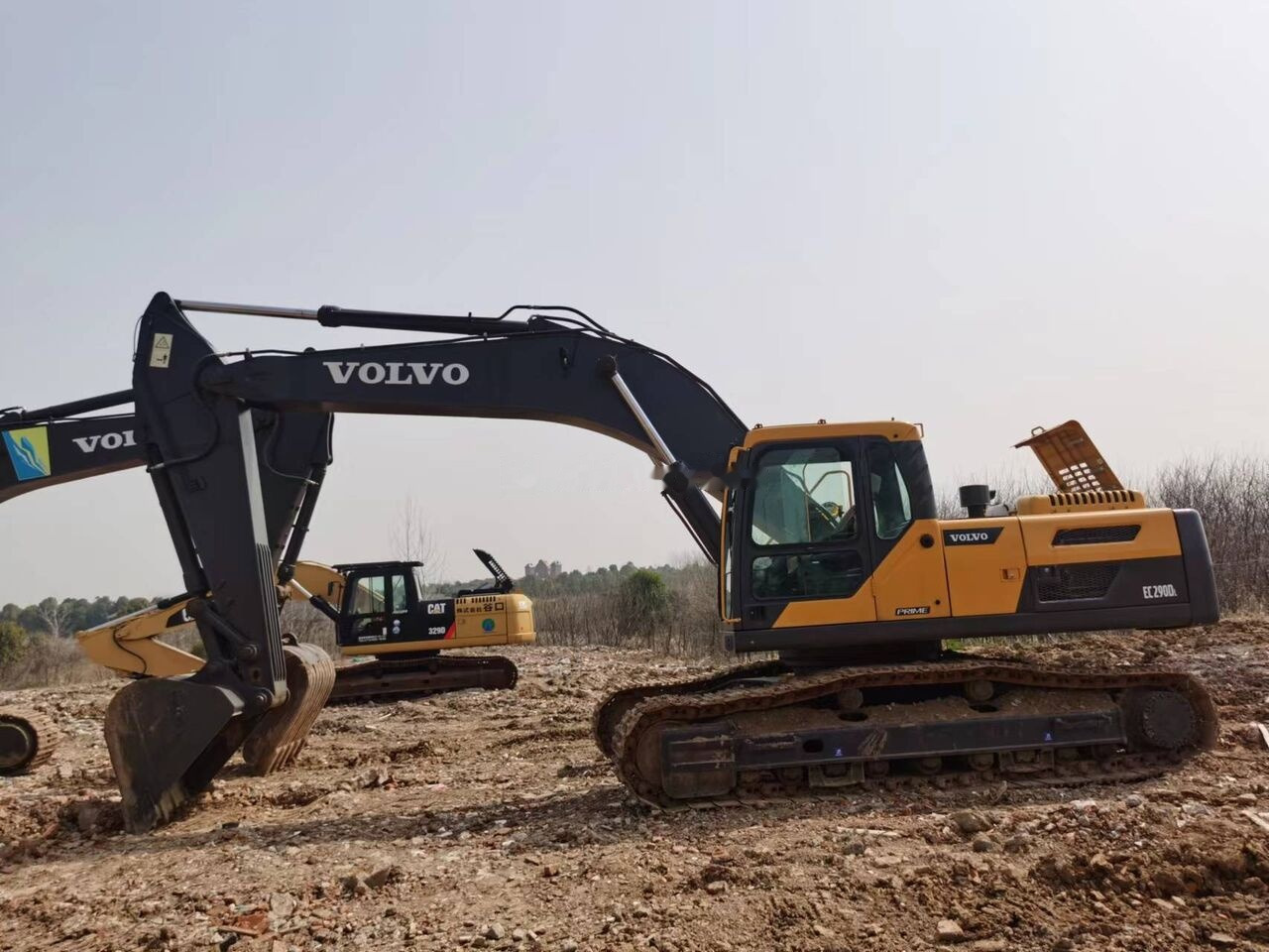 Volvo EC290D - Lánctalpas kotró: 5 kép. Volvo EC290D - Lánctalpas kotró: 5 kép.