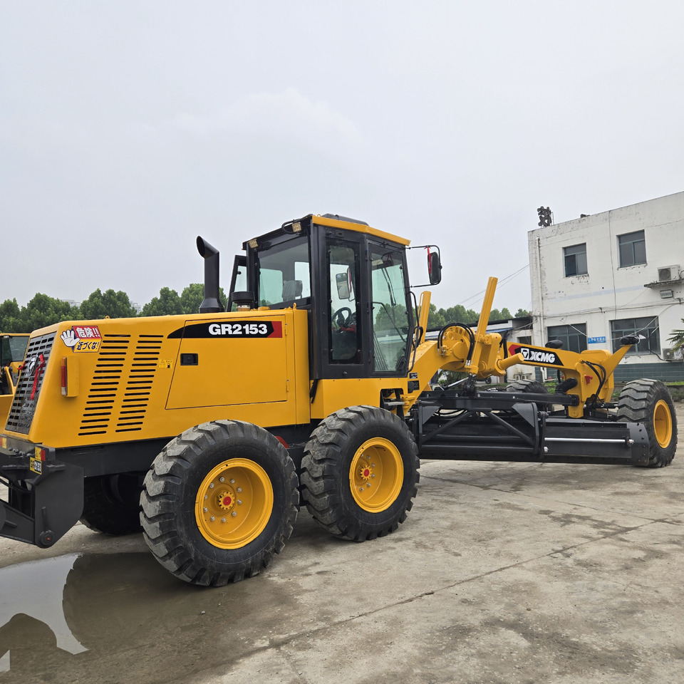 XCMG GR2153 - Gréder: 4 kép. XCMG GR2153 - Gréder: 4 kép.