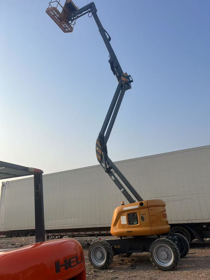 XCMG GTBZ14 aerial platform - Emelőkosaras teherautó: 1 kép. XCMG GTBZ14 aerial platform - Emelőkosaras teherautó: 1 kép.