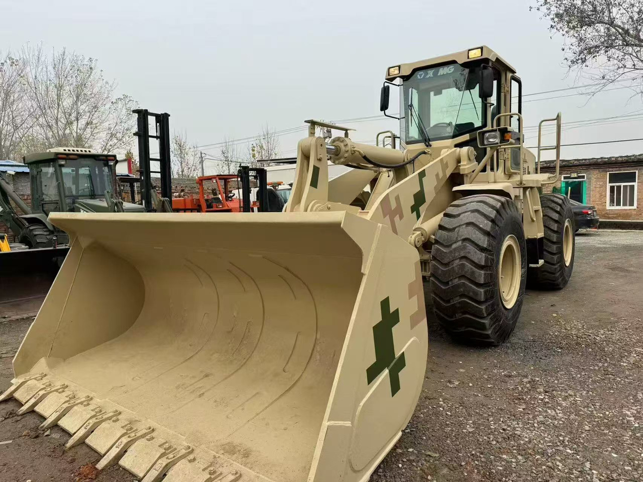 XCMG LW500KL - Gumikerekes homlokrakodó: 1 kép. XCMG LW500KL - Gumikerekes homlokrakodó: 1 kép.