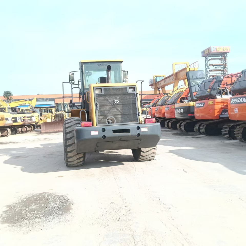 XCMG LW600FV - Gumikerekes homlokrakodó: 5 kép. XCMG LW600FV - Gumikerekes homlokrakodó: 5 kép.