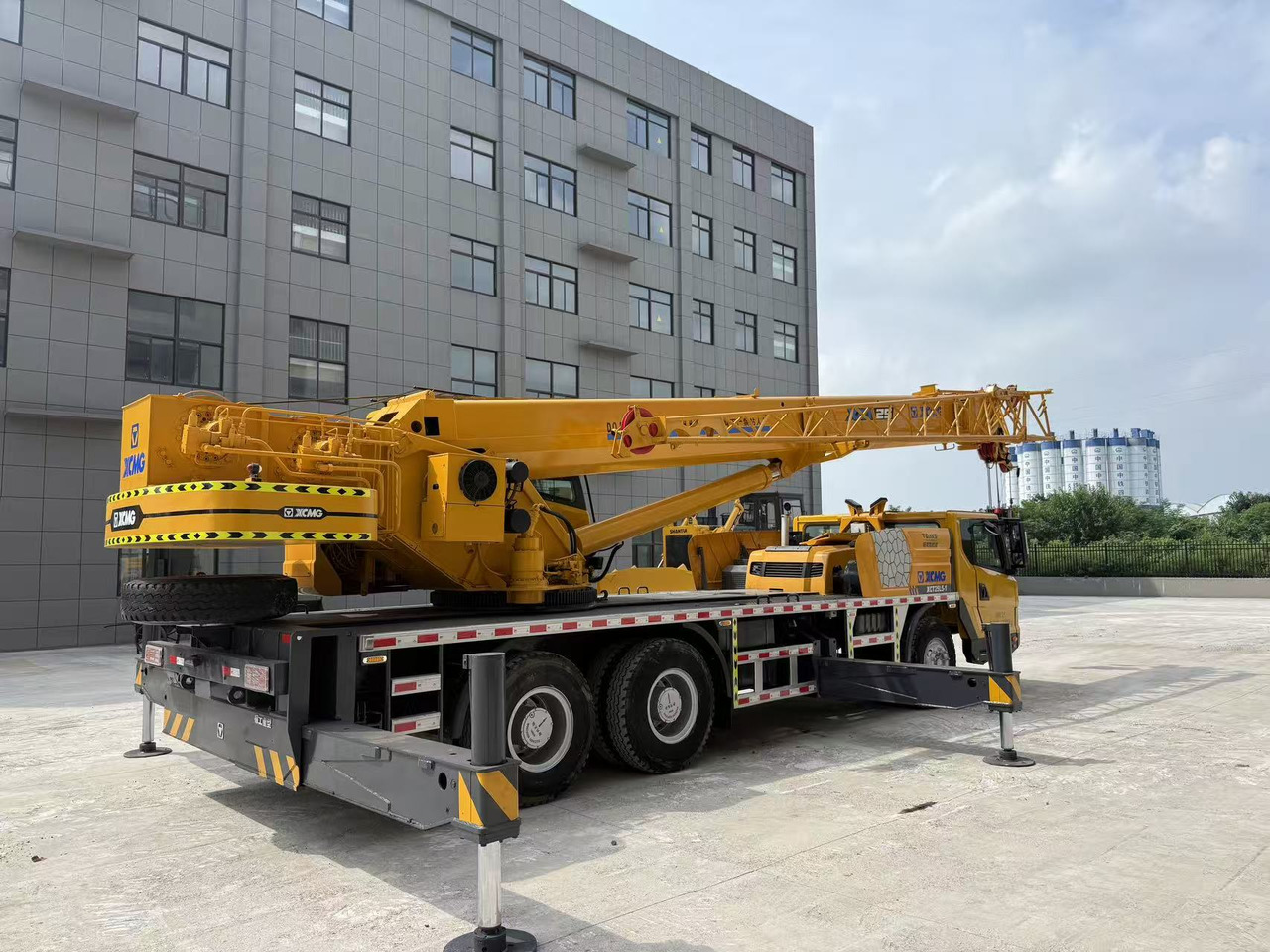 XCMG XCT25L5 - Darus autó: 4 kép. XCMG XCT25L5 - Darus autó: 4 kép.