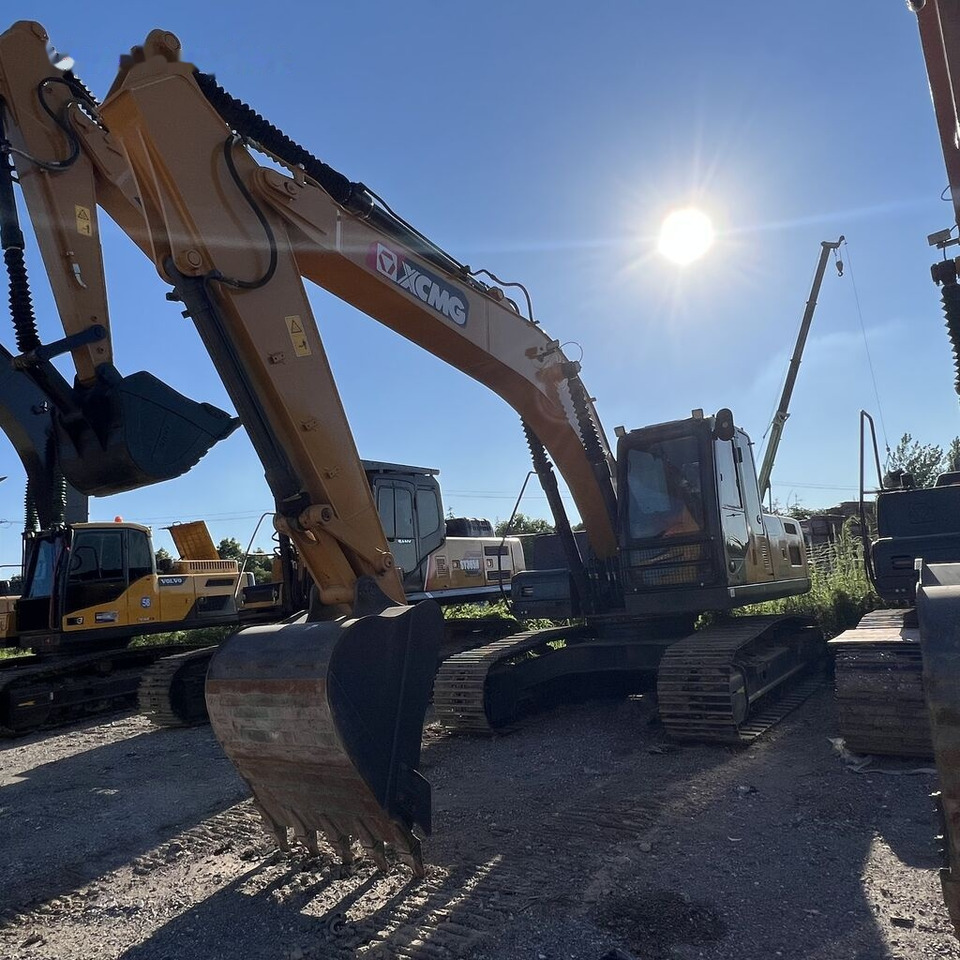XCMG XE215DA - Lánctalpas kotró: 3 kép. XCMG XE215DA - Lánctalpas kotró: 3 kép.