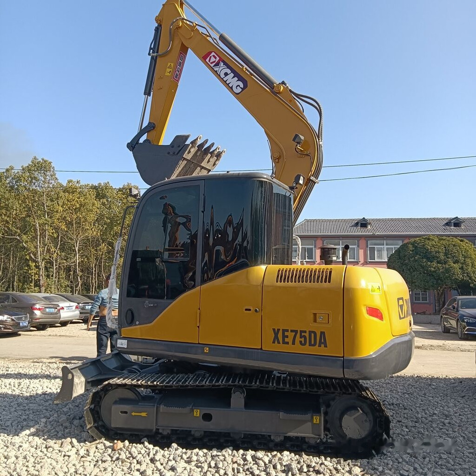 XCMG XE75DA - Minikotró: 3 kép. XCMG XE75DA - Minikotró: 3 kép.