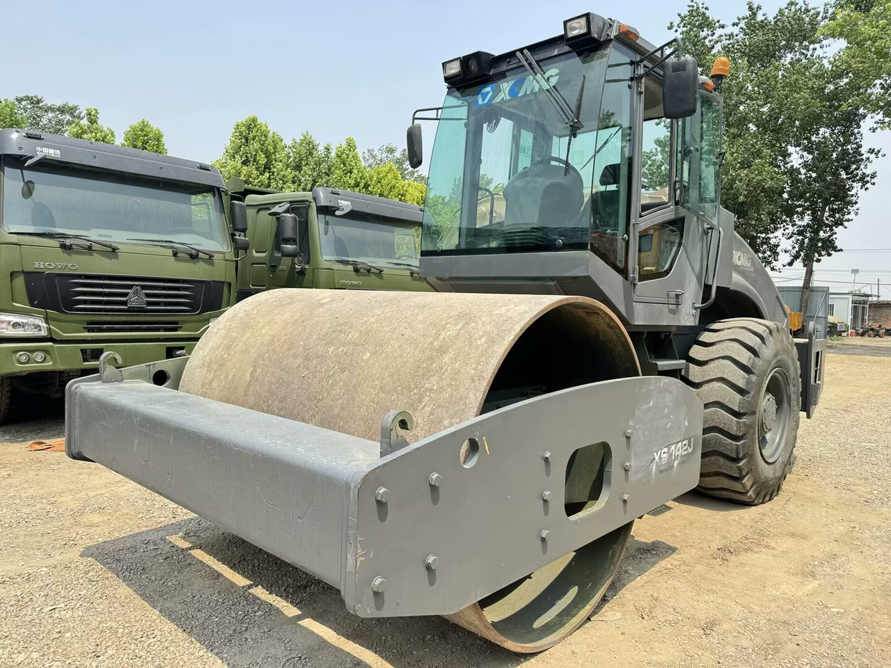 XCMG XS142J - Úthenger: 1 kép. XCMG XS142J - Úthenger: 1 kép.