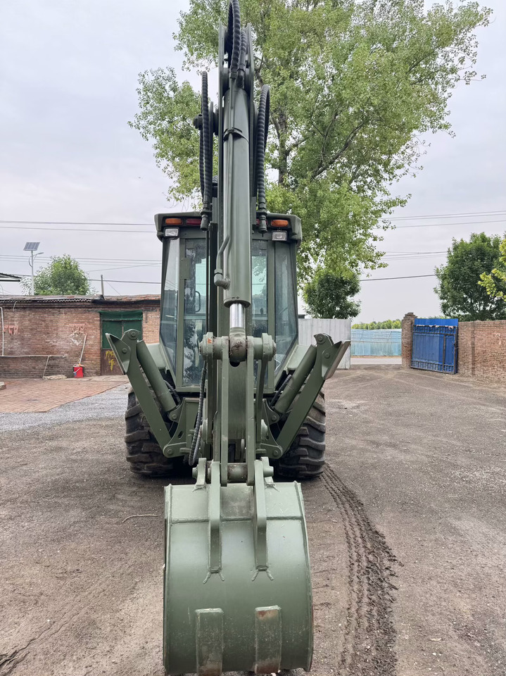 XIAGONG XG765 - Kotrórakodó: 2 kép. XIAGONG XG765 - Kotrórakodó: 2 kép.