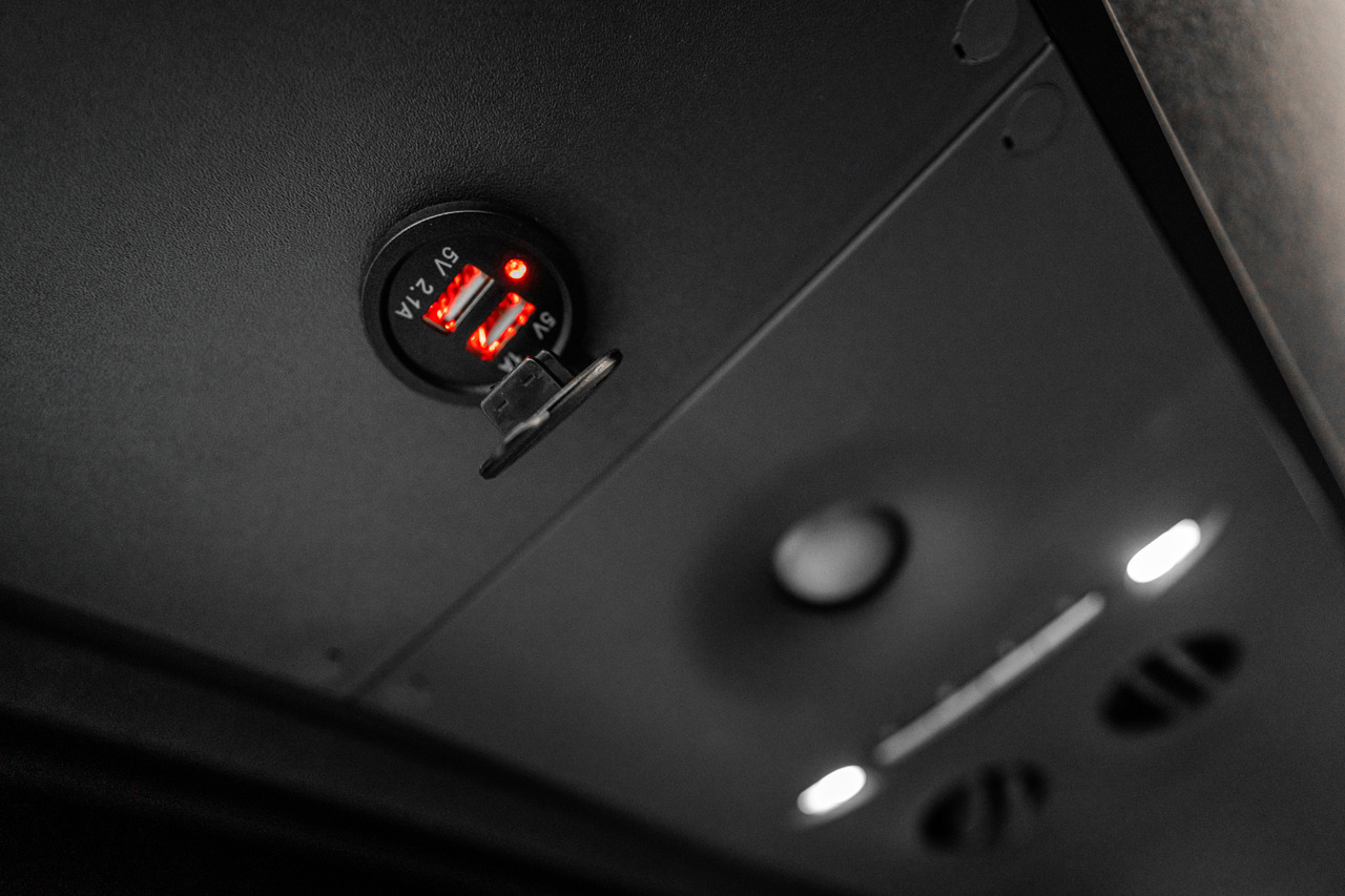 Mercedes-Benz New - Minibusz, Kisbusz: 3 kép. Mercedes-Benz New - Minibusz, Kisbusz: 3 kép.