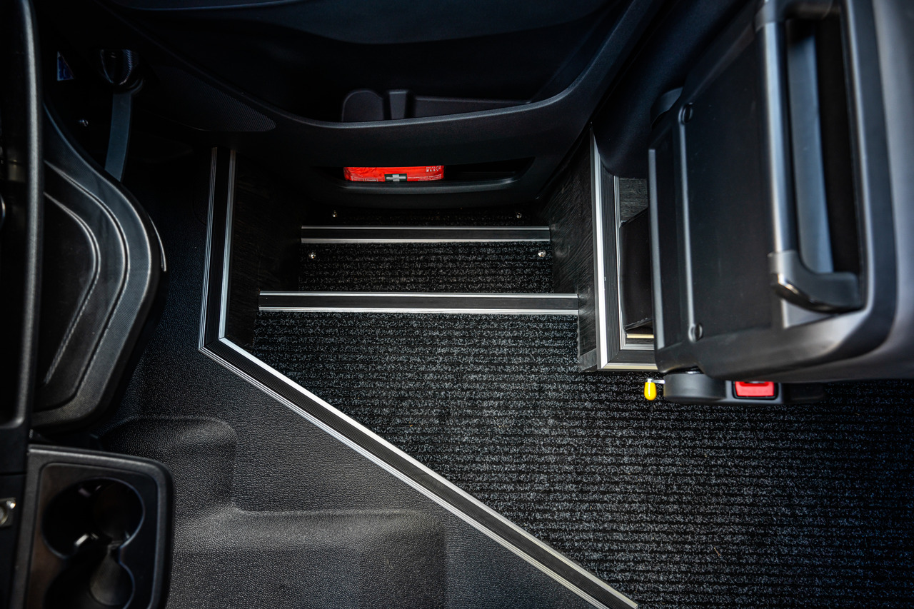 Mercedes-Benz New - Minibusz, Kisbusz: 5 kép. Mercedes-Benz New - Minibusz, Kisbusz: 5 kép.