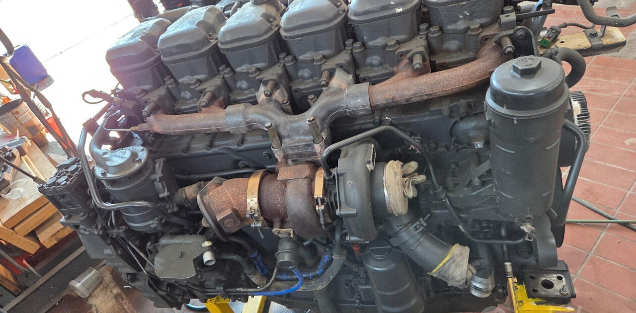 Motore Scania DC13 155 R500 per Scania R - Motor - Teherautó: 2 kép. Motore Scania DC13 155 R500 per Scania R - Motor - Teherautó: 2 kép.