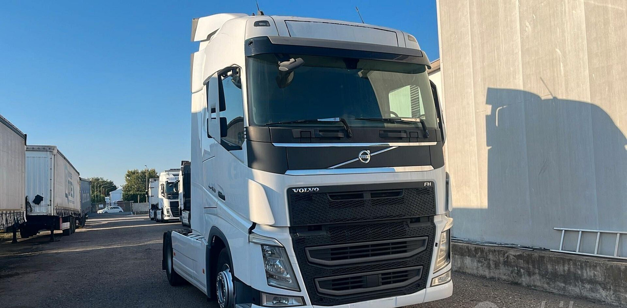 Volvo FH 460 Euro 6 Globetrotter 2018 - Nyergesvontató: 1 kép. Volvo FH 460 Euro 6 Globetrotter 2018 - Nyergesvontató: 1 kép.