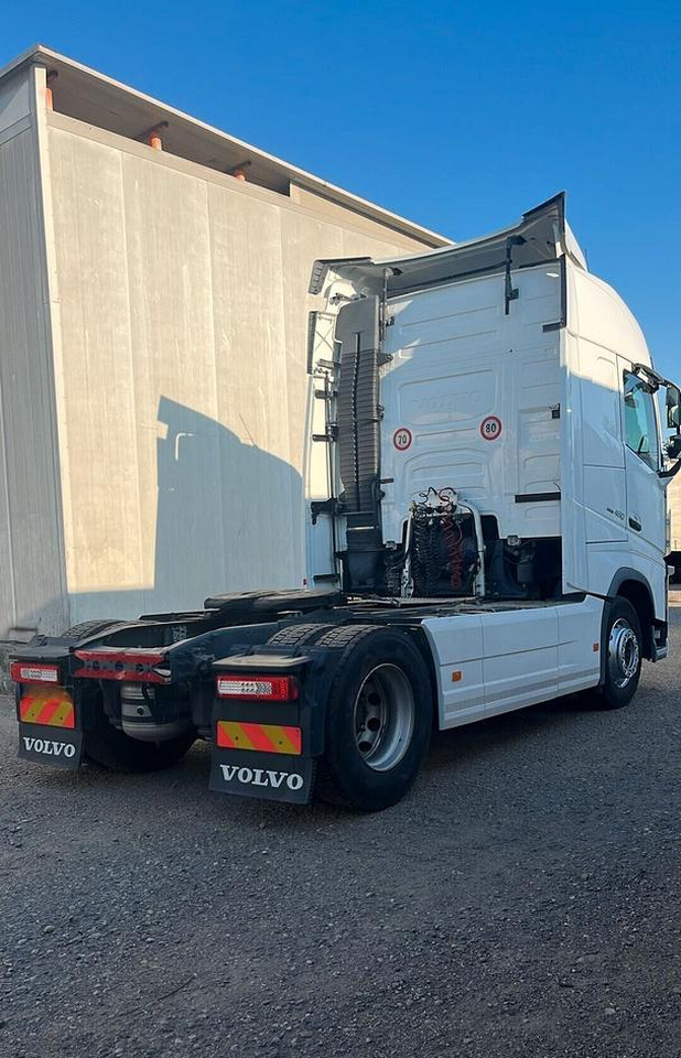 Volvo FH 460 Euro 6 Globetrotter 2018 - Nyergesvontató: 4 kép. Volvo FH 460 Euro 6 Globetrotter 2018 - Nyergesvontató: 4 kép.