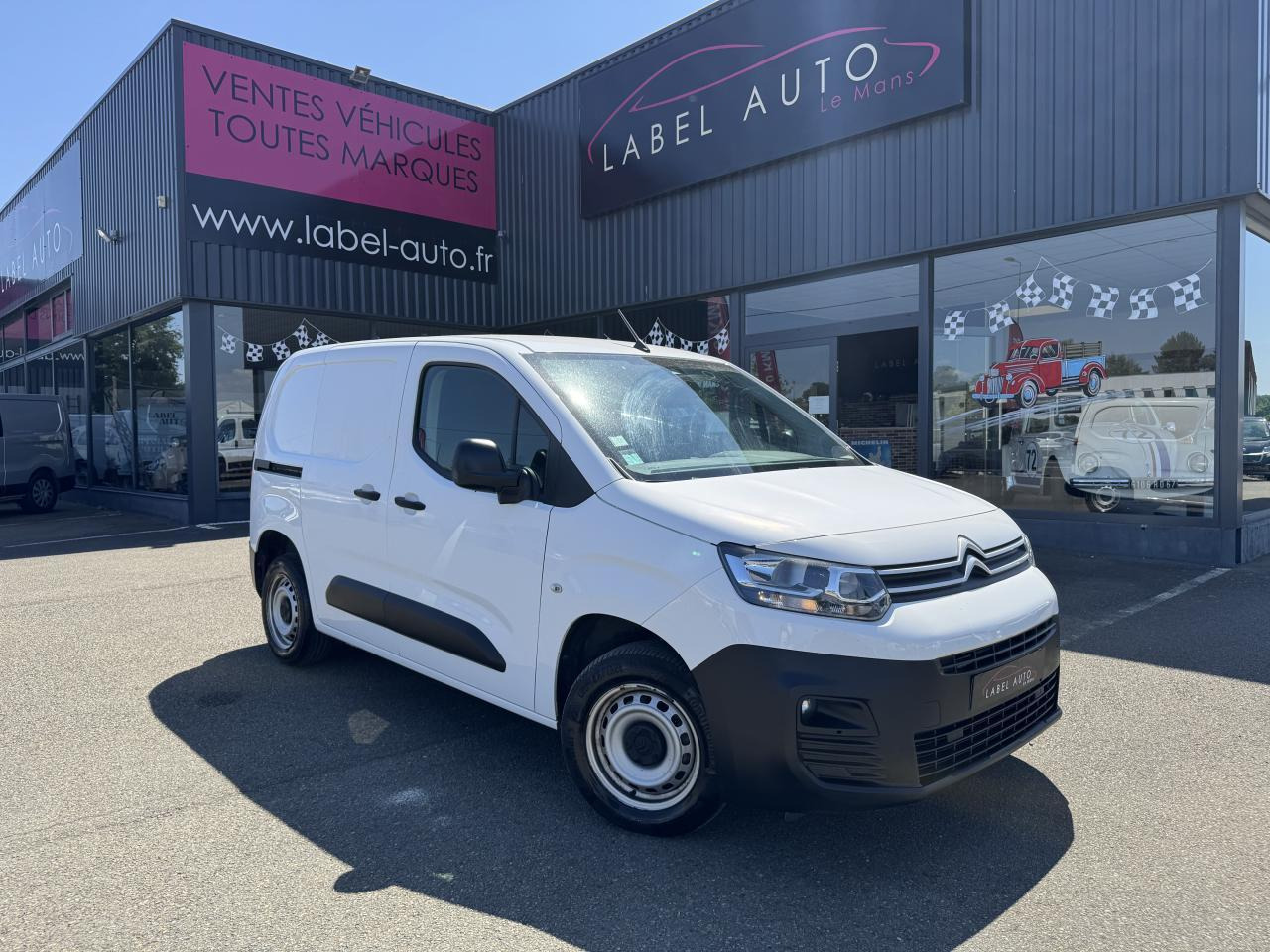 Citroen Berlingo M 650KG BLUEHDI 100 S&S DRIVER BVM5 - Kis furgon: 1 kép. Citroen Berlingo M 650KG BLUEHDI 100 S&S DRIVER BVM5 - Kis furgon: 1 kép.