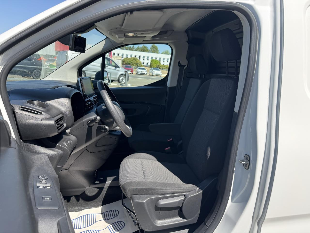 Citroen Berlingo M 650KG BLUEHDI 100 S&S DRIVER - Kis furgon: 4 kép. Citroen Berlingo M 650KG BLUEHDI 100 S&S DRIVER - Kis furgon: 4 kép.