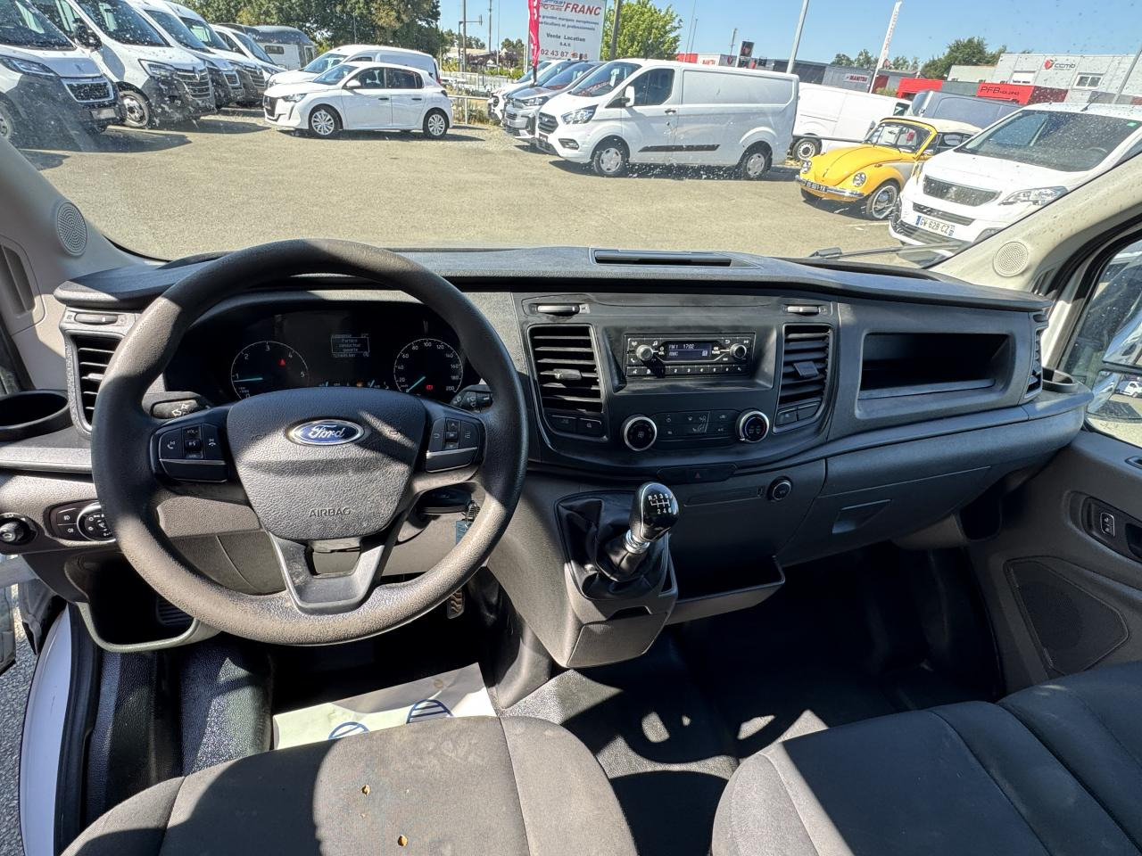 FORD TRANSIT BENNE COFFRE 350 L3 2.0 EcoBlue 170CH - Billenőplatós kisteherautó: 2 kép. FORD TRANSIT BENNE COFFRE 350 L3 2.0 EcoBlue 170CH - Billenőplatós kisteherautó: 2 kép.