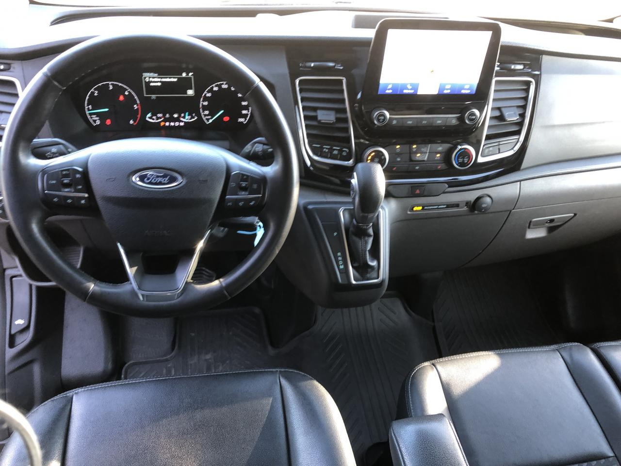 FORD Transit Custom 2.0 TDCi - 170 - BVA S&S TRANSIT CUSTOM FOURGON Fourgon 290 L1H1 Sport PHASE 2 - Furgon: 3 kép. FORD Transit Custom 2.0 TDCi - 170 - BVA S&S TRANSIT CUSTOM FOURGON Fourgon 290 L1H1 Sport PHASE 2 - Furgon: 3 kép.