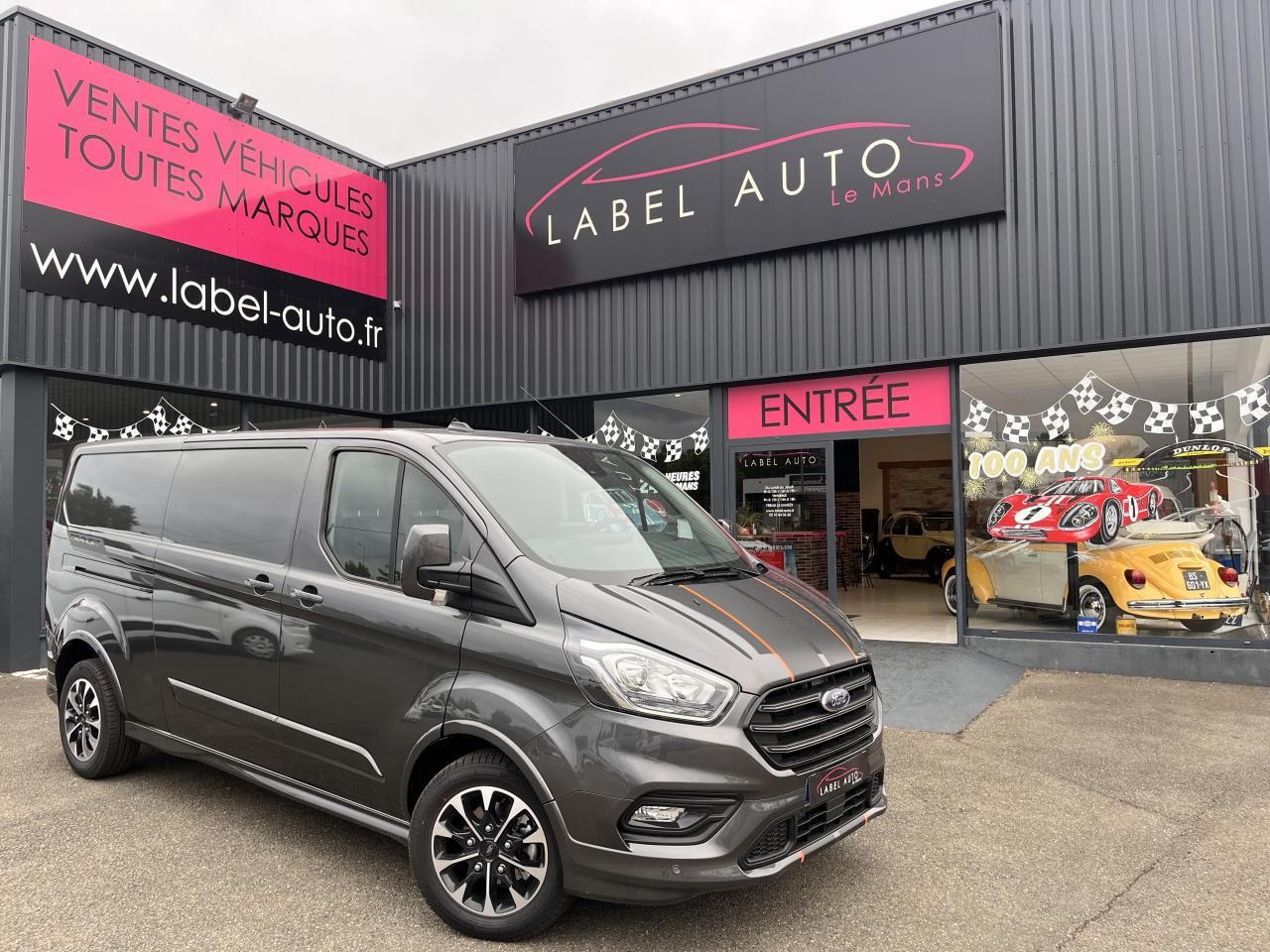FORD Transit Custom 2.0 TDCi - 170 - BVA S&S TRANSIT CUSTOM FOURGON Fourgon 290 L1H1 Sport PHASE 2 - Furgon: 1 kép. FORD Transit Custom 2.0 TDCi - 170 - BVA S&S TRANSIT CUSTOM FOURGON Fourgon 290 L1H1 Sport PHASE 2 - Furgon: 1 kép.