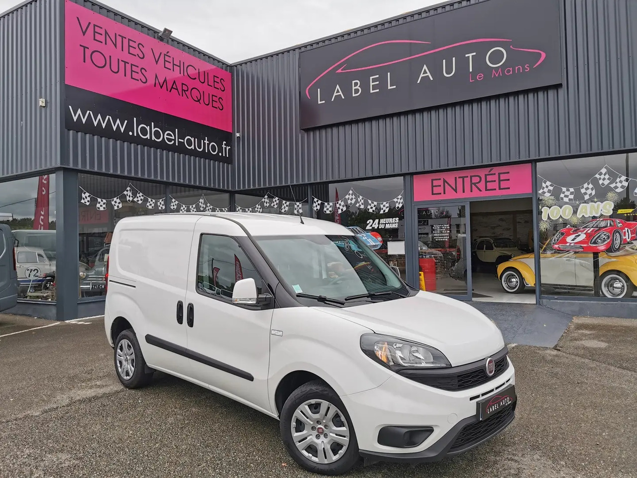 Fiat Doblo Cargo 1.3 MULTIJET 95CH PACK PRO NAV E6D - Kis furgon: 1 kép. Fiat Doblo Cargo 1.3 MULTIJET 95CH PACK PRO NAV E6D - Kis furgon: 1 kép.