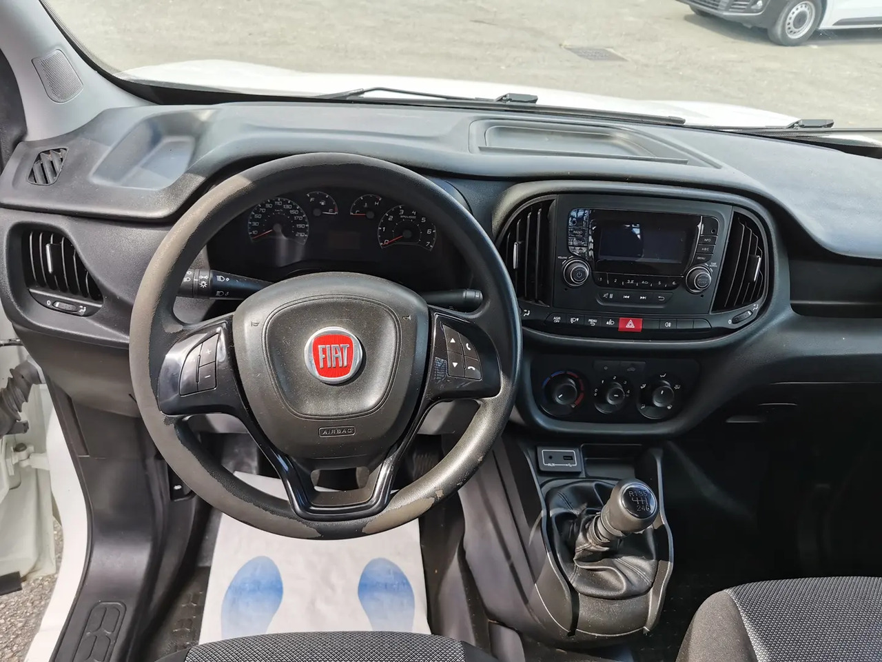Fiat Doblo Cargo WORK UP MAXI 1.6 MULTIJET 105CH PRO LOUNGE - Platós kisteherautó: 5 kép. Fiat Doblo Cargo WORK UP MAXI 1.6 MULTIJET 105CH PRO LOUNGE - Platós kisteherautó: 5 kép.