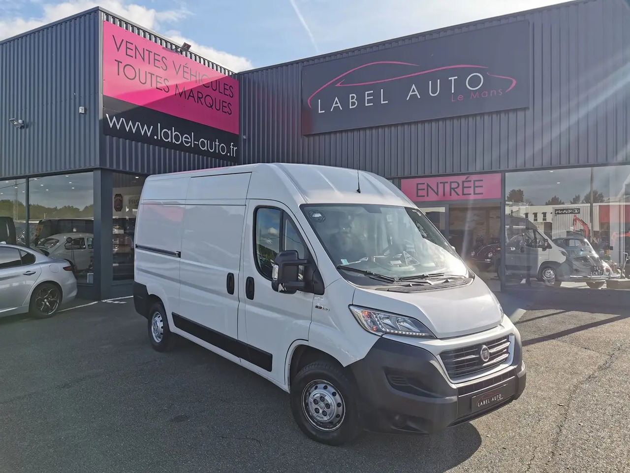 Fiat Ducato 3.3 MH2 2.3 MULTIJET 130CH PACK PRO NAV - Furgon: 1 kép. Fiat Ducato 3.3 MH2 2.3 MULTIJET 130CH PACK PRO NAV - Furgon: 1 kép.