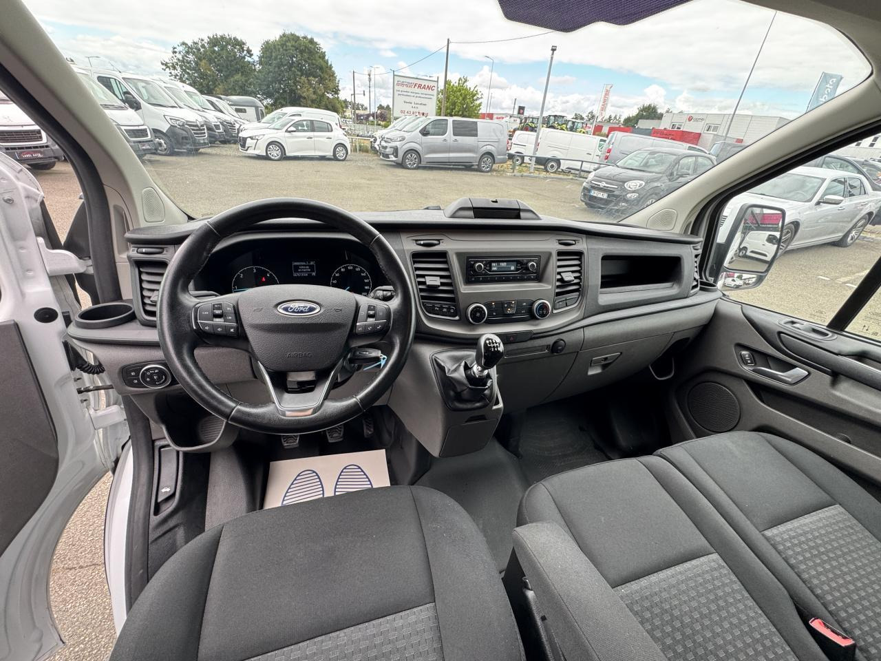 Ford Transit Custom 300 L2H1 2.0 ECOBLUE 130 HYBRID TREND BUSINESS - Furgon: 3 kép. Ford Transit Custom 300 L2H1 2.0 ECOBLUE 130 HYBRID TREND BUSINESS - Furgon: 3 kép.