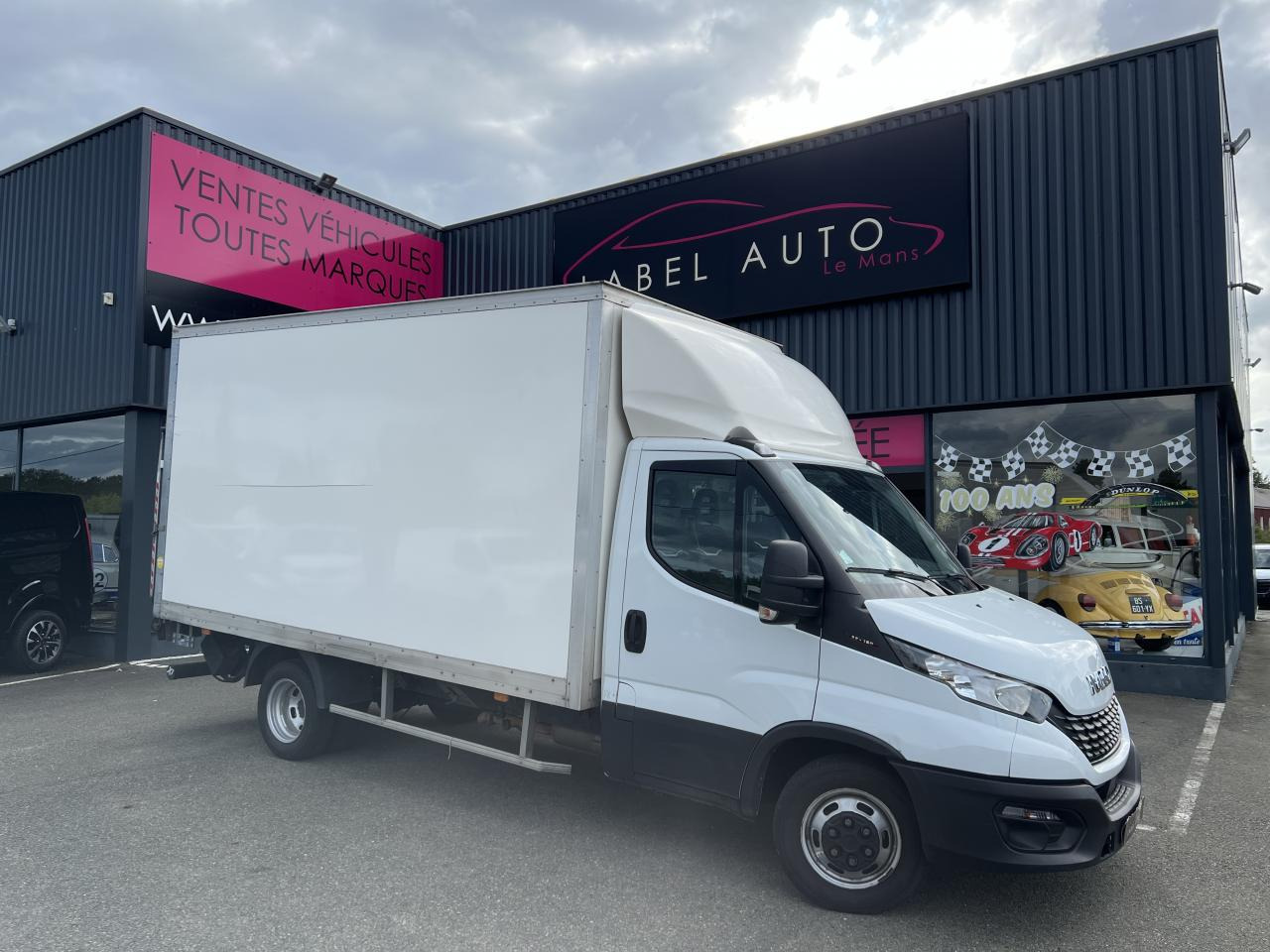 IVECO Daily 35 C 16 S&S (Quad-Leaf) CHASSIS CABINE 2014 35C/35S Chassis cabine 35 C Epmt.4.1 PHASE 4 - Dobozos kisteherautó: 5 kép. IVECO Daily 35 C 16 S&S (Quad-Leaf) CHASSIS CABINE 2014 35C/35S Chassis cabine 35 C Epmt.4.1 PHASE 4 - Dobozos kisteherautó: 5 kép.