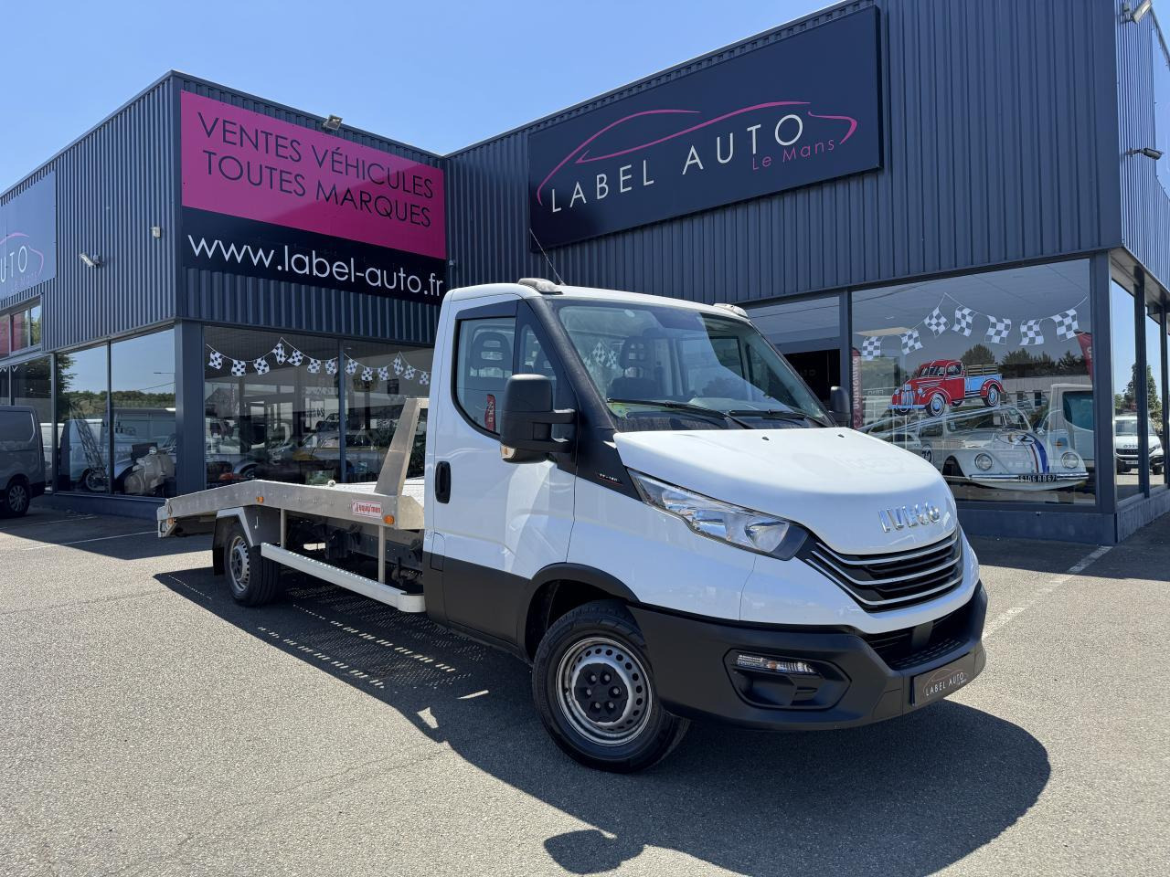 Iveco Daily IVECO PORTE VOITURE DEPANNEUSE 35 S 16 3L0 160 CH EMPATTEMENT 4100 PLATEAU FIX ALU EQUIP - Vontató: 2 kép. Iveco Daily IVECO PORTE VOITURE DEPANNEUSE 35 S 16 3L0 160 CH EMPATTEMENT 4100 PLATEAU FIX ALU EQUIP - Vontató: 2 kép.