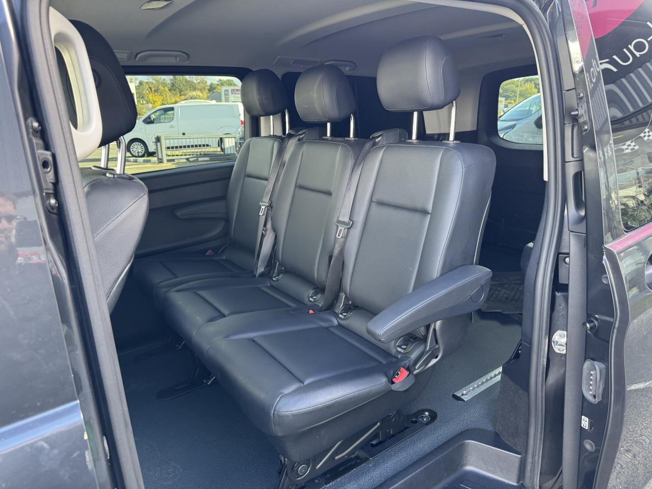 MERCEDES Vito MIXTO Extra Long 3.05t 119 CDI BlueEfficiency - BVA 9G-Tronic Propulsion MIXTO - BM 447 first - Furgon: 4 kép. MERCEDES Vito MIXTO Extra Long 3.05t 119 CDI BlueEfficiency - BVA 9G-Tronic Propulsion MIXTO - BM 447 first - Furgon: 4 kép.