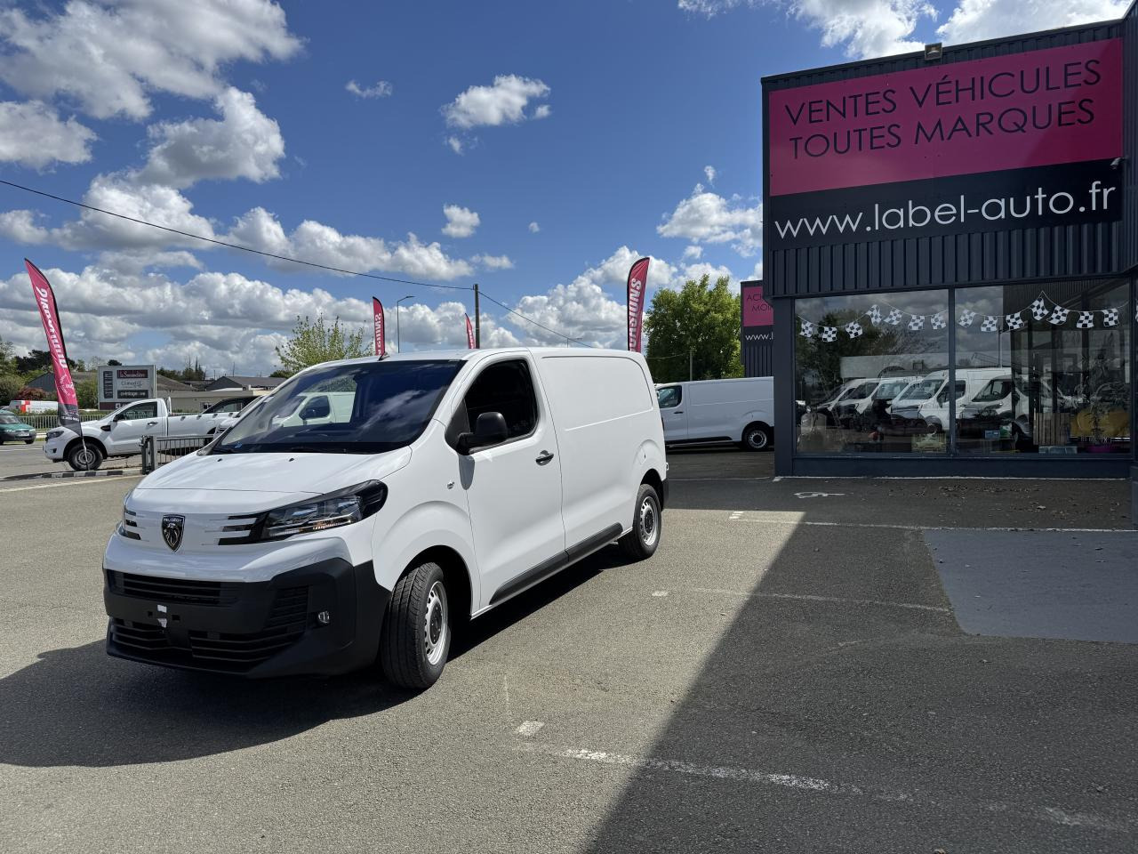 Új Furgon PEUGEOT Expert M 2.0 BlueHDi - 145 III FOURGON Fourgon PHASE 2: 9 kép. Új Furgon PEUGEOT Expert M 2.0 BlueHDi - 145 III FOURGON Fourgon PHASE 2: 9 kép.