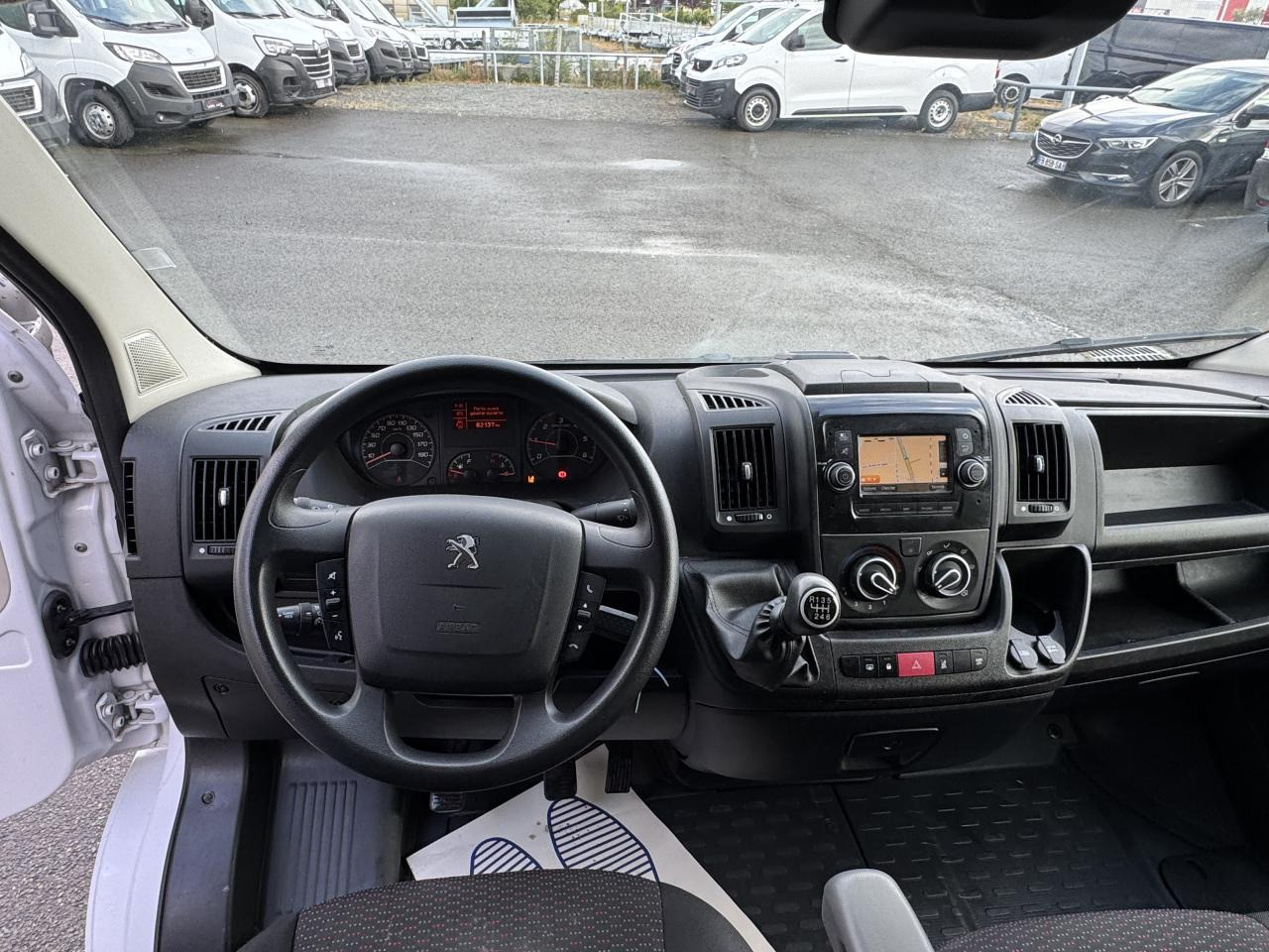 PEUGEOT boxer 333 L2H2 2.2 BLUEHDI S&S 140CH ASPHALT - Furgon: 3 kép. PEUGEOT boxer 333 L2H2 2.2 BLUEHDI S&S 140CH ASPHALT - Furgon: 3 kép.