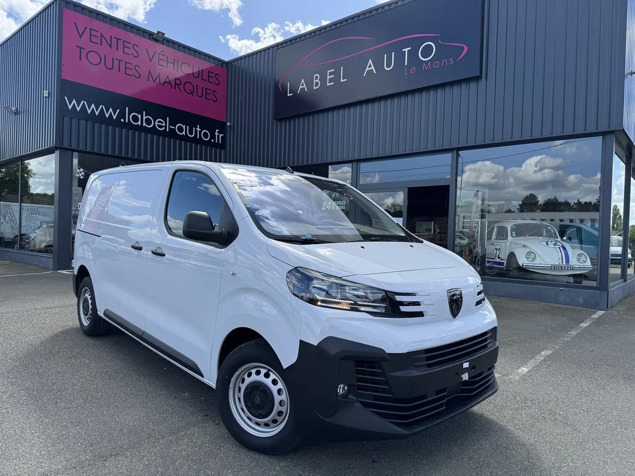 Peugeot Expert M 2.0 BLUEHDI 145CH PACK PREMIUM CONNECT - Furgon: 1 kép. Peugeot Expert M 2.0 BLUEHDI 145CH PACK PREMIUM CONNECT - Furgon: 1 kép.