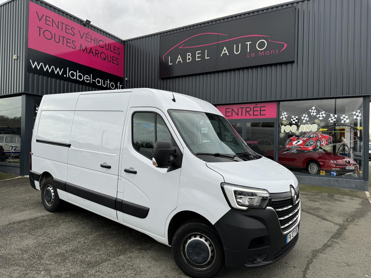 RENAULT MASTER 3T3 L2H2 2.3 DCI 135CH CONFORT - Furgon: 1 kép. RENAULT MASTER 3T3 L2H2 2.3 DCI 135CH CONFORT - Furgon: 1 kép.