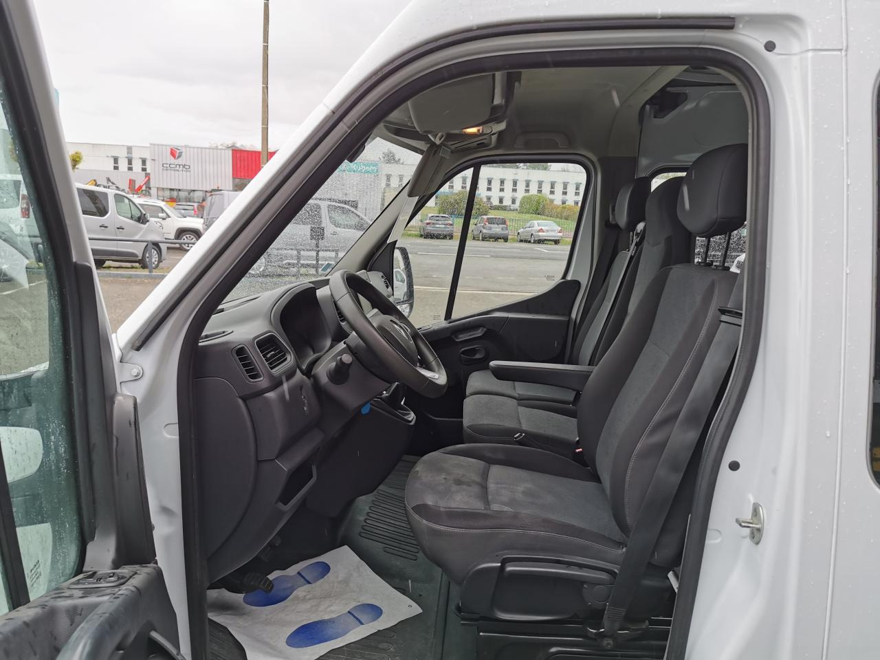 RENAULT Master Grand Confort F3500 L2H2 2.3 Blue dCi - 150 Euro 6e  III CABINE APPROFONDIE Cabine approfondi - Furgon: 5 kép. RENAULT Master Grand Confort F3500 L2H2 2.3 Blue dCi - 150 Euro 6e  III CABINE APPROFONDIE Cabine approfondi - Furgon: 5 kép.