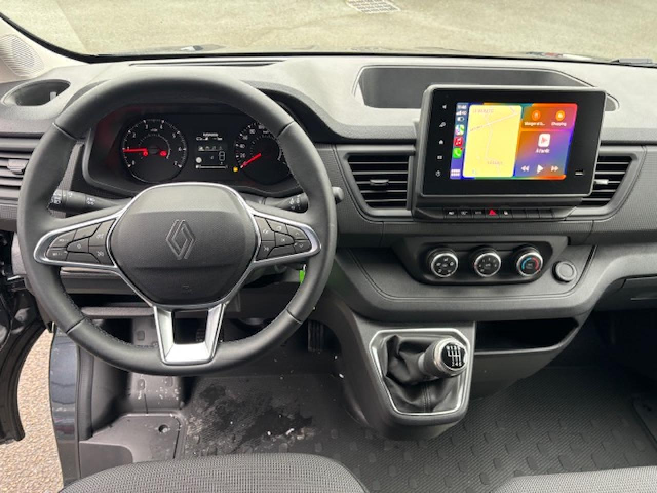 RENAULT Trafic L2H1 3000 Kg 2.0 Blue dCi - 150 2024 III FOURGON Fourgon Advance L2H1 PHASE 3 - Furgon: 4 kép. RENAULT Trafic L2H1 3000 Kg 2.0 Blue dCi - 150 2024 III FOURGON Fourgon Advance L2H1 PHASE 3 - Furgon: 4 kép.