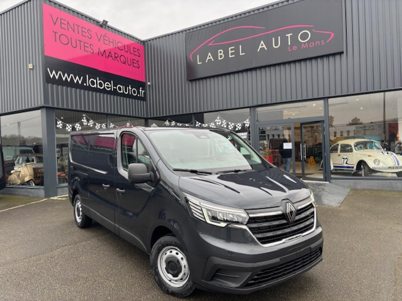 RENAULT Trafic L2H1 3000 Kg 2.0 Blue dCi - 150 2024 III FOURGON Fourgon Advance L2H1 PHASE 3 - Furgon: 1 kép. RENAULT Trafic L2H1 3000 Kg 2.0 Blue dCi - 150 2024 III FOURGON Fourgon Advance L2H1 PHASE 3 - Furgon: 1 kép.