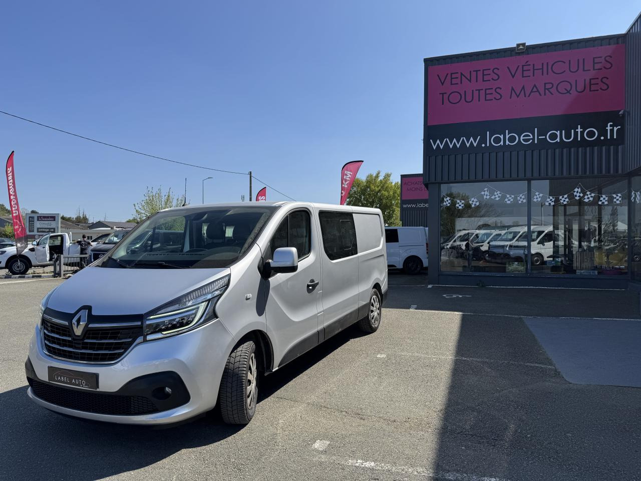 RENAULT trafic L2H1 2.0 DCI 145CH CABINE APPROFONDIE 6 PLACES CONFORT EDC - Furgon: 4 kép. RENAULT trafic L2H1 2.0 DCI 145CH CABINE APPROFONDIE 6 PLACES CONFORT EDC - Furgon: 4 kép.