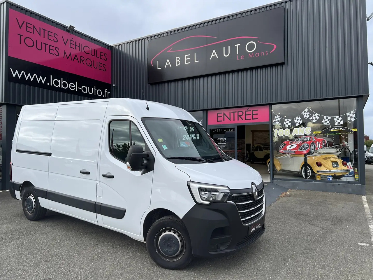 Renault Master F3300 L2H2 2.3 BLUE DCI 135CH GRAND CONFORT EURO6 - Furgon: 1 kép. Renault Master F3300 L2H2 2.3 BLUE DCI 135CH GRAND CONFORT EURO6 - Furgon: 1 kép.