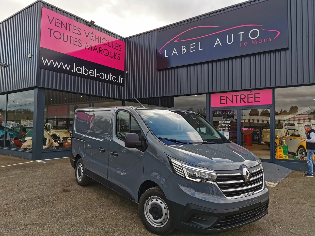 Renault Trafic L2H1 3T 2.0 BLUE DCI 170CH ADVANCE - Furgon: 1 kép. Renault Trafic L2H1 3T 2.0 BLUE DCI 170CH ADVANCE - Furgon: 1 kép.