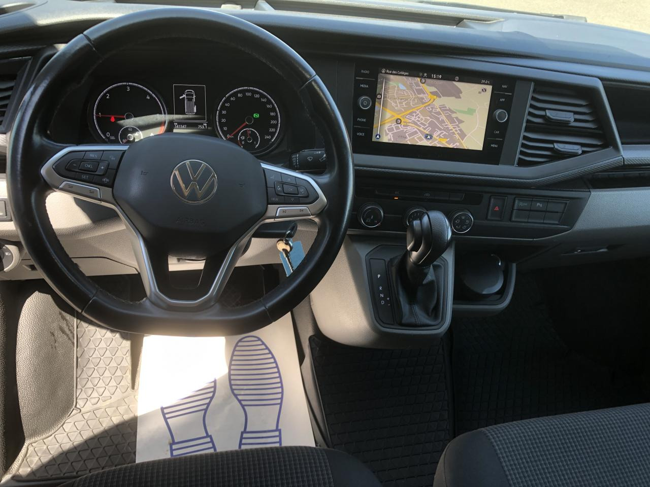 VOLKSWAGEN transporter 2.8T L1H1 2.0 TDI 150CH BUSINESS DSG7 - Furgon: 3 kép. VOLKSWAGEN transporter 2.8T L1H1 2.0 TDI 150CH BUSINESS DSG7 - Furgon: 3 kép.