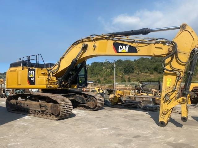 CAT 352 F - Lánctalpas kotró: 5 kép. CAT 352 F - Lánctalpas kotró: 5 kép.