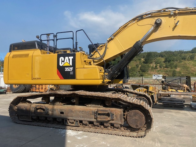 CATERPILLAR 352F XE - Lánctalpas kotró: 2 kép. CATERPILLAR 352F XE - Lánctalpas kotró: 2 kép.