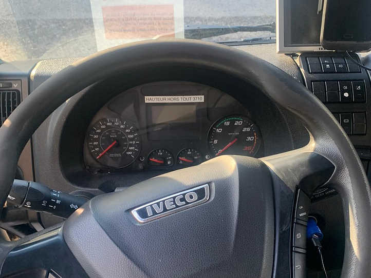 Iveco Eurocargo 120el22 - Dobozos felépítményű teherautó: 3 kép. Iveco Eurocargo 120el22 - Dobozos felépítményű teherautó: 3 kép.