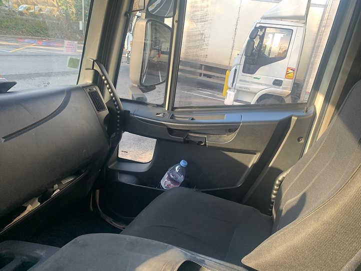 Iveco Eurocargo 120el22 - Dobozos felépítményű teherautó: 5 kép. Iveco Eurocargo 120el22 - Dobozos felépítményű teherautó: 5 kép.