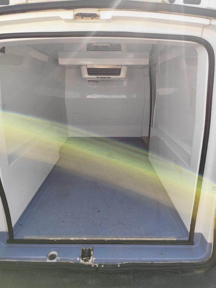 Fiat Scudo 1,2 L1H1 Mjt avec Cellule frigorifique intégrée - Hűtős kisteherautó: 4 kép. Fiat Scudo 1,2 L1H1 Mjt avec Cellule frigorifique intégrée - Hűtős kisteherautó: 4 kép.