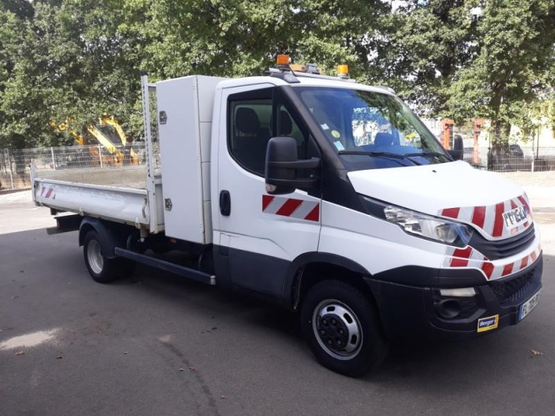 Iveco Daily 35C14 Tribenne - Billenőplatós kisteherautó: 2 kép. Iveco Daily 35C14 Tribenne - Billenőplatós kisteherautó: 2 kép.