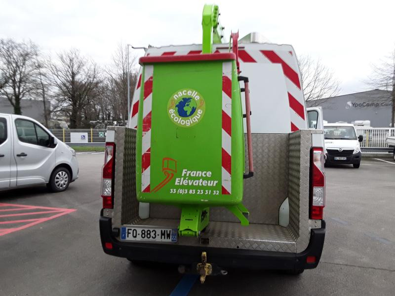 MASTER NACELLE TRONQUE - Emelőkosaras teherautó: 3 kép. MASTER NACELLE TRONQUE - Emelőkosaras teherautó: 3 kép.