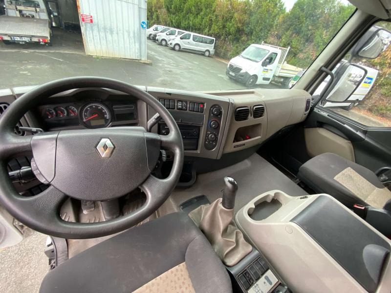 RENAULT PREMIUM 320 CV FOURGON - Dobozos felépítményű teherautó: 5 kép. RENAULT PREMIUM 320 CV FOURGON - Dobozos felépítményű teherautó: 5 kép.