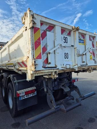 Renault C version K 380 P6x4 Bi-benne Grue FASSI F195 A0.24 - Billenőplatós teherautó: 3 kép. Renault C version K 380 P6x4 Bi-benne Grue FASSI F195 A0.24 - Billenőplatós teherautó: 3 kép.