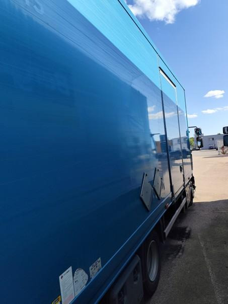 Renault D 7.5 LOW P4x2 210E6 Fourgon Polyfond avec hayon Repliable - Dobozos felépítményű teherautó: 5 kép. Renault D 7.5 LOW P4x2 210E6 Fourgon Polyfond avec hayon Repliable - Dobozos felépítményű teherautó: 5 kép.