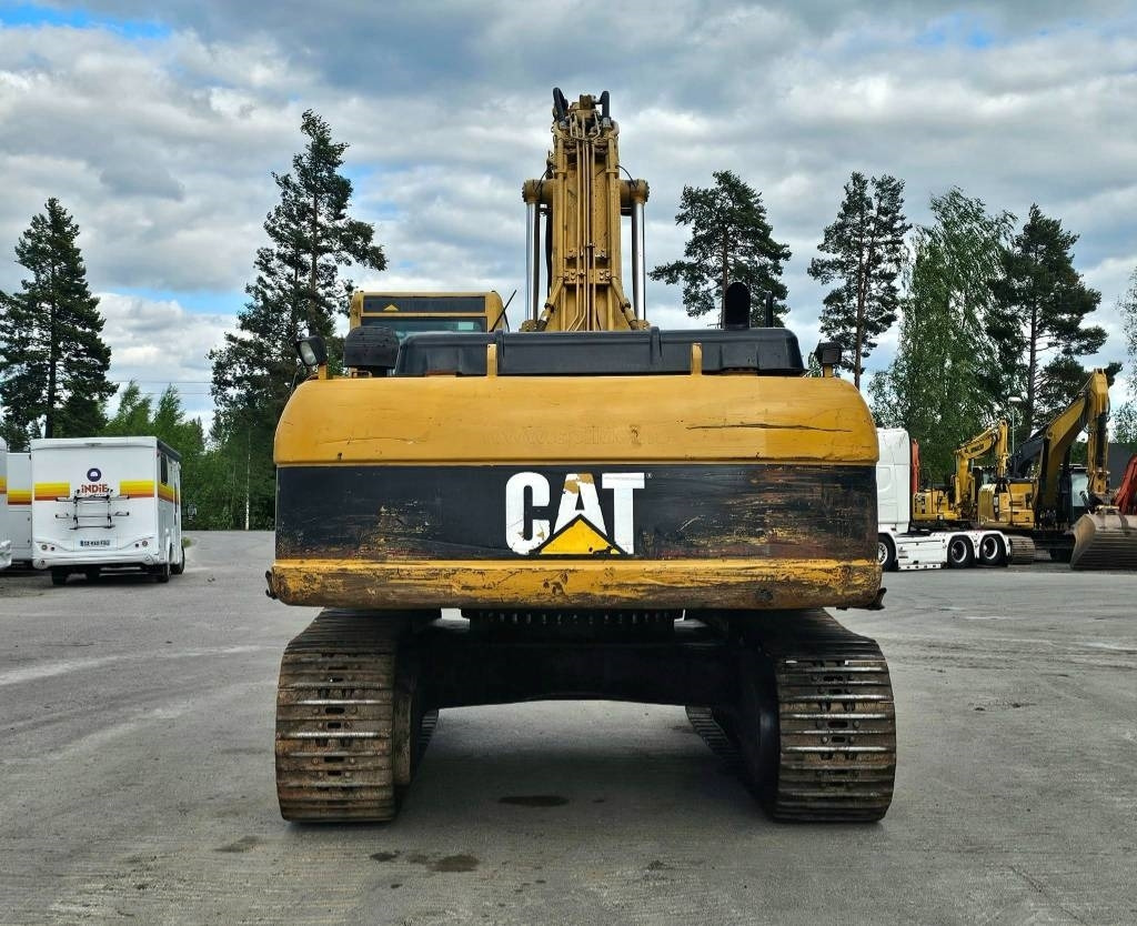 CAT 330 CL - Lánctalpas kotró: 4 kép. CAT 330 CL - Lánctalpas kotró: 4 kép.