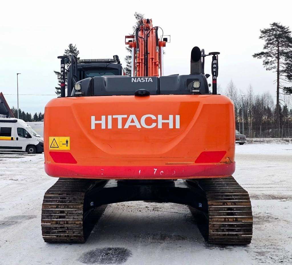 Hitachi ZX 210 LC-6 - Lánctalpas kotró: 4 kép. Hitachi ZX 210 LC-6 - Lánctalpas kotró: 4 kép.